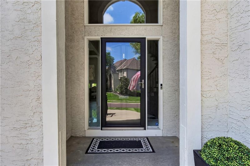 5717 W 128th Ter, Overland Park, KS 66209