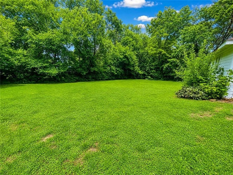 606 4th St, Holden, MO 64040