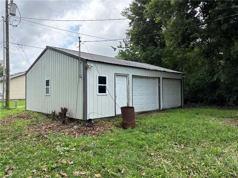 2012 Locust St, Pittsburg, KS 66762