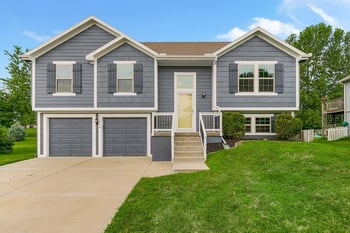 11816 N Belmont Ave, Kansas City, MO 64156