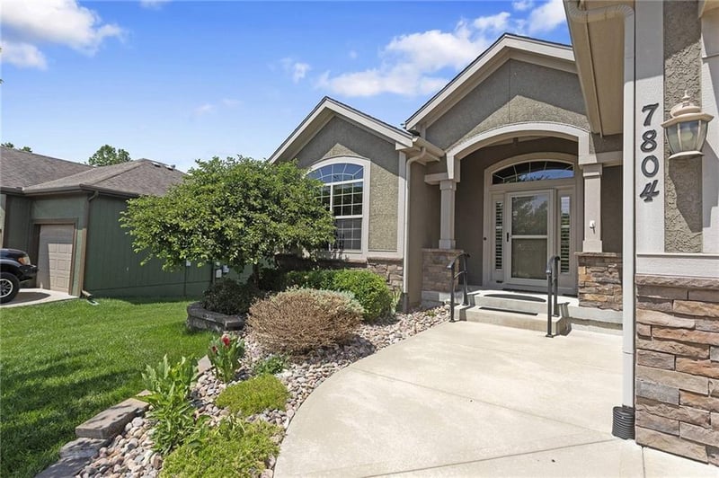 7804 N Walrond Ave, Kansas City, MO 64119