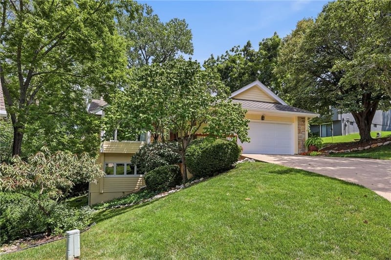 16 W 123rd Ter, Kansas City, MO 64145