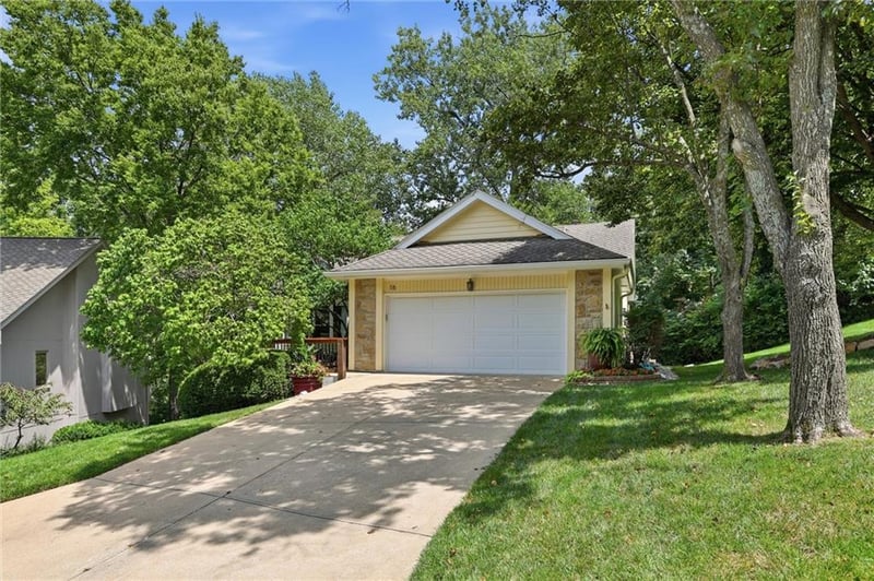 16 W 123rd Ter, Kansas City, MO 64145