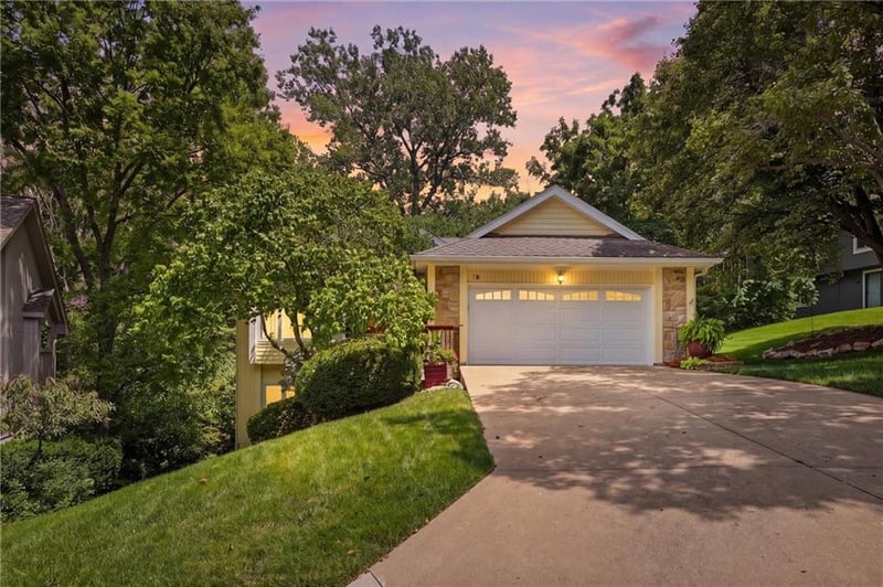 16 W 123rd Ter, Kansas City, MO 64145