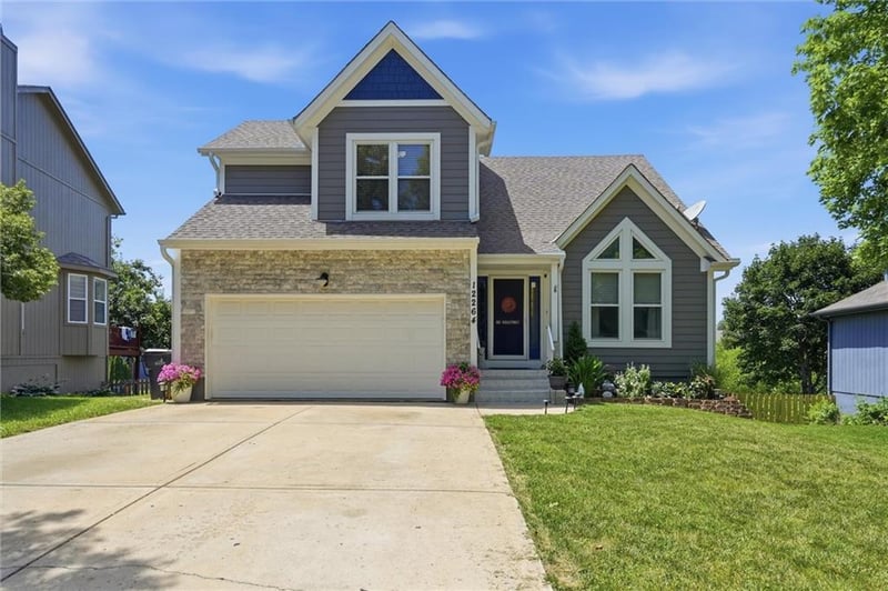 12264 Crest Dr, Olathe, KS 66061