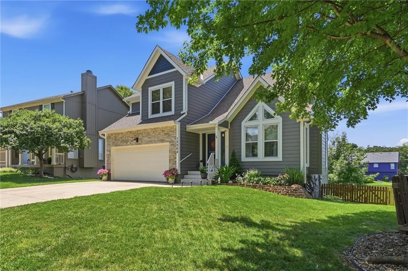 12264 Crest Dr, Olathe, KS 66061