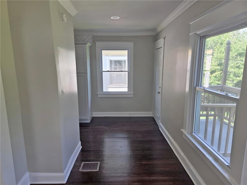 3923 College Ave, Kansas City, MO 64130