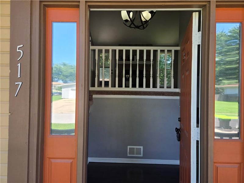 517 Buena Vista Dr, Belton, MO 64012