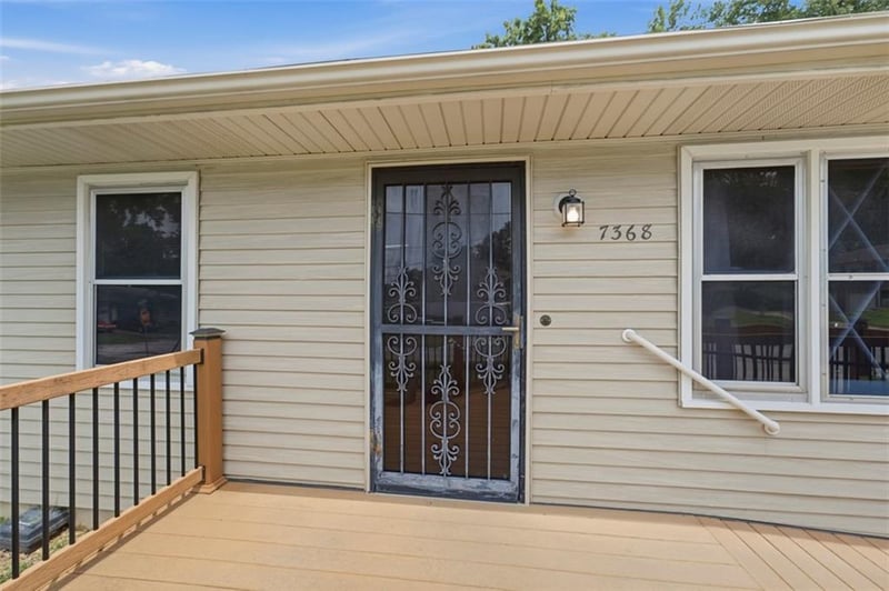 7368 Yecker Ave, Kansas City, KS 66109