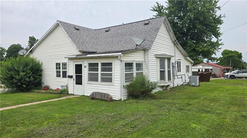 703 Chicago St, Chillicothe, MO 64601