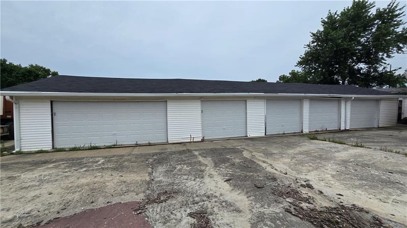 703 Chicago St, Chillicothe, MO 64601