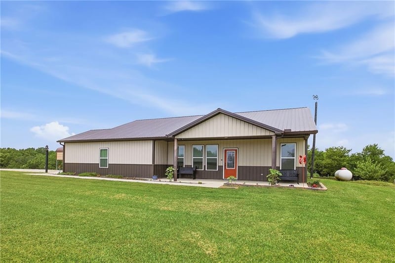 1389 1000th Rd, Urich, MO 64788