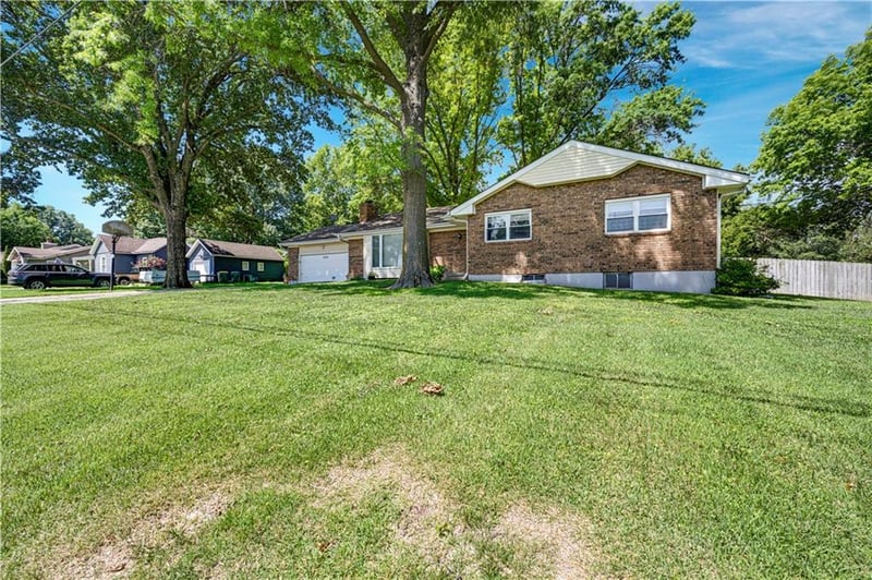 3738 123rd St, Kansas City, KS 66109