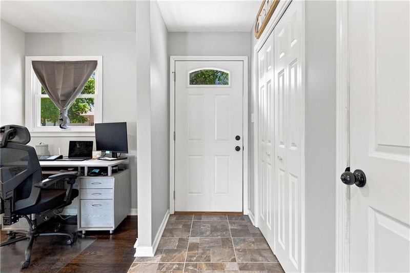 12104 93rd St, Lenexa, KS 66215