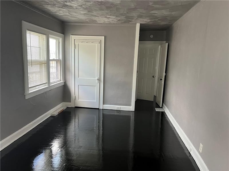 5824 Wabash Ave, Kansas City, MO 64130