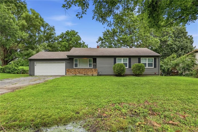 6505 Overton Ave, Raytown, MO 64133