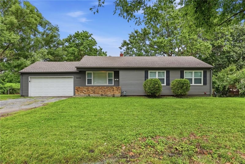 6505 Overton Ave, Raytown, MO 64133