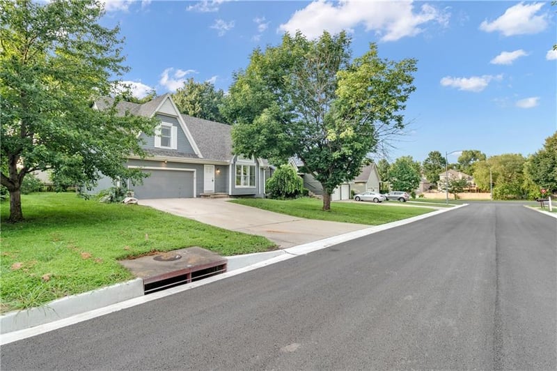 12435 Parker Ter, Olathe, KS 66061
