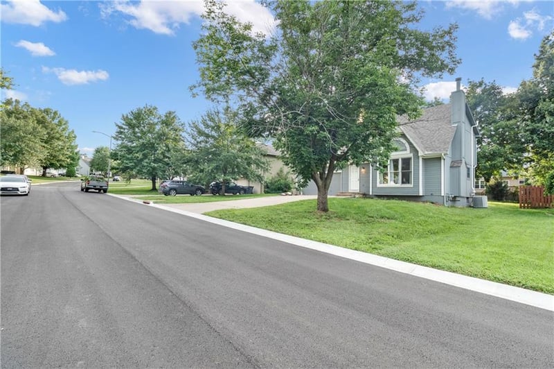 12435 Parker Ter, Olathe, KS 66061