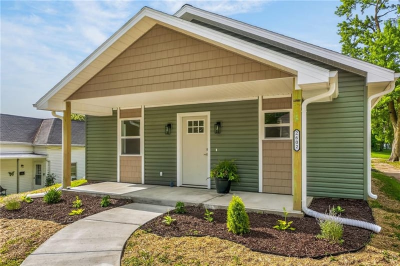 2602 Faraon St, St Joseph, MO 64501