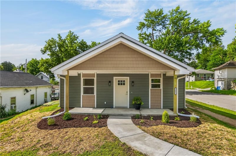 2602 Faraon St, St Joseph, MO 64501