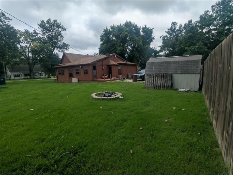 104 4th St, Garden City, MO 64747