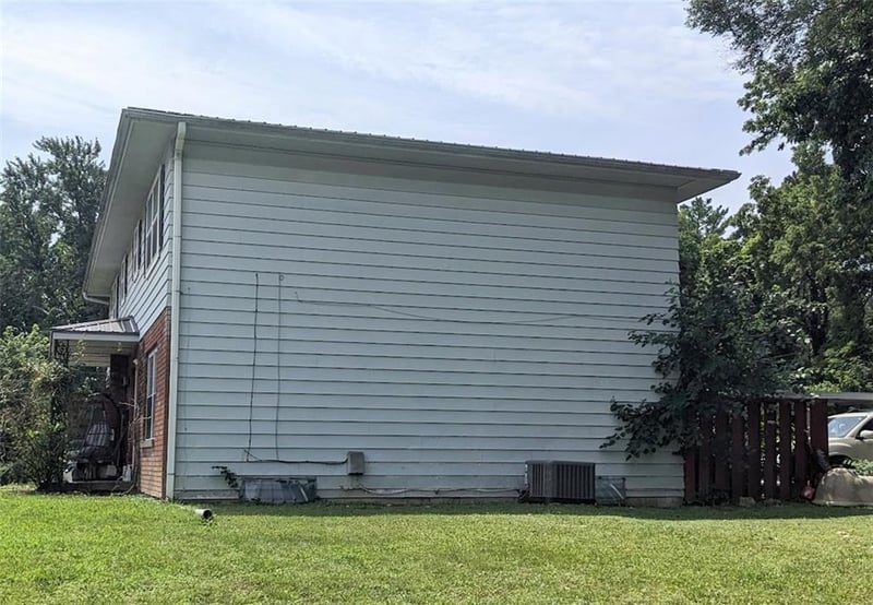 2606 4th Ave Ct, Leavenworth, KS 66048