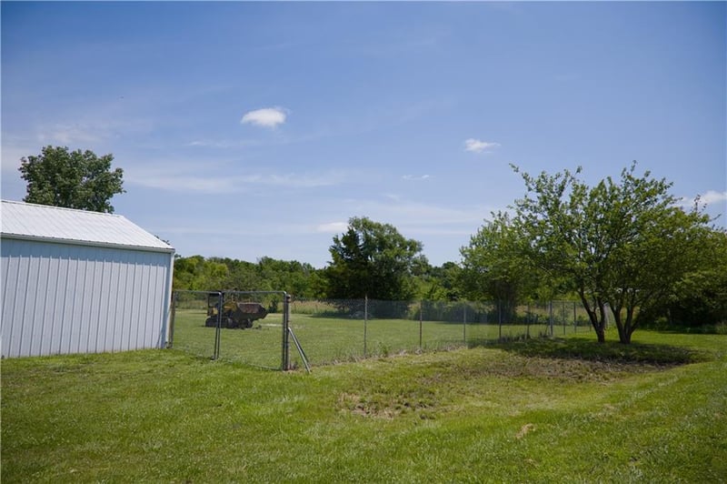 163 6th St, Wellsville, KS 66092