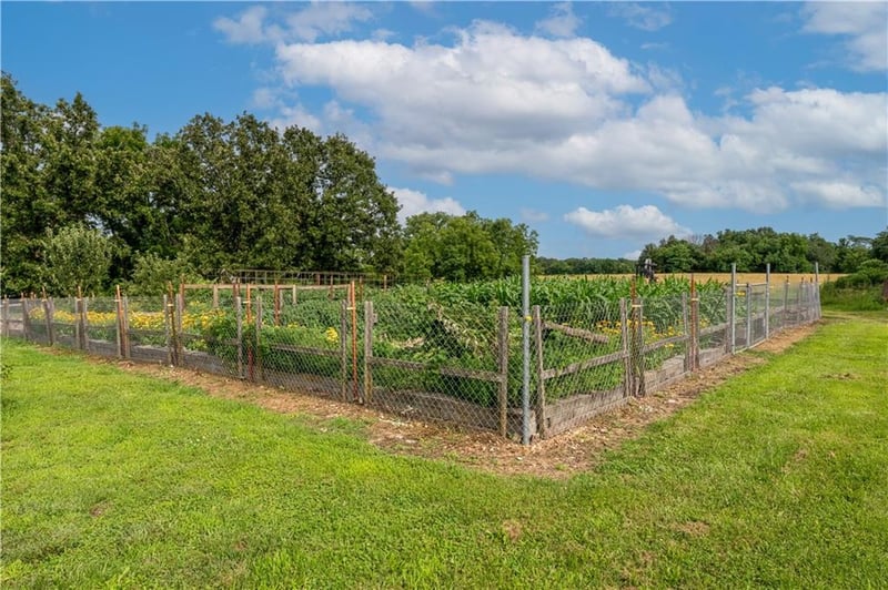 32338 Bunker Hill Rd, Mora, MO 65345