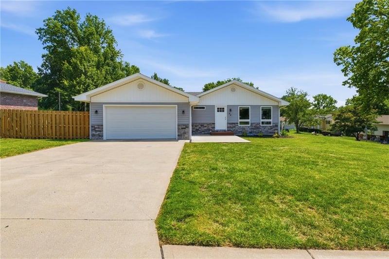 44 Maple Dr, Platte City, MO 64079