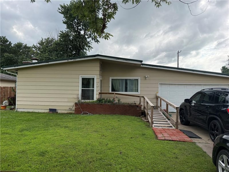404 Overlook St, Coffeyville, KS 67337