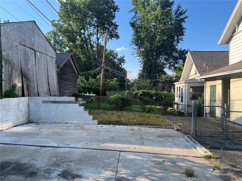 4512 Terrace St, Kansas City, MO 64111