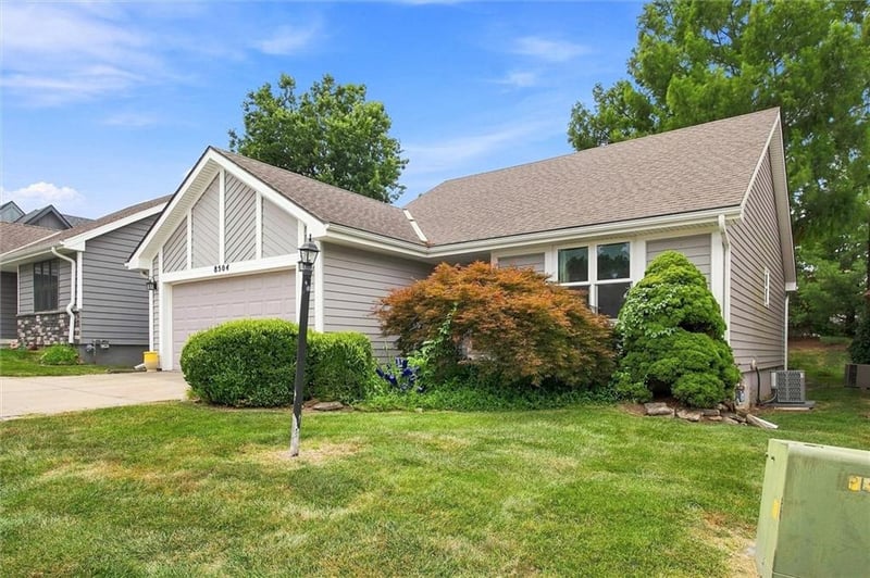 8504 Chatham Ave, Kansas City, MO 64154