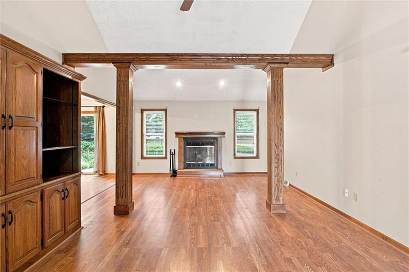 8504 Chatham Ave, Kansas City, MO 64154
