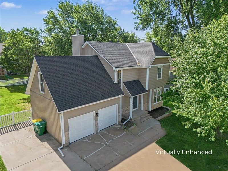 843 S Elk Ln, Bonner Springs, KS 66012