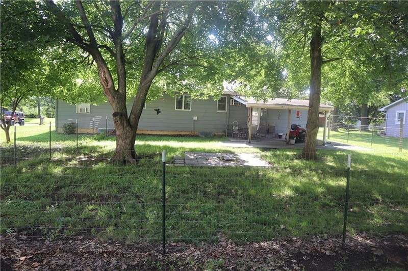 126 Orange St, Garnett, KS 66032