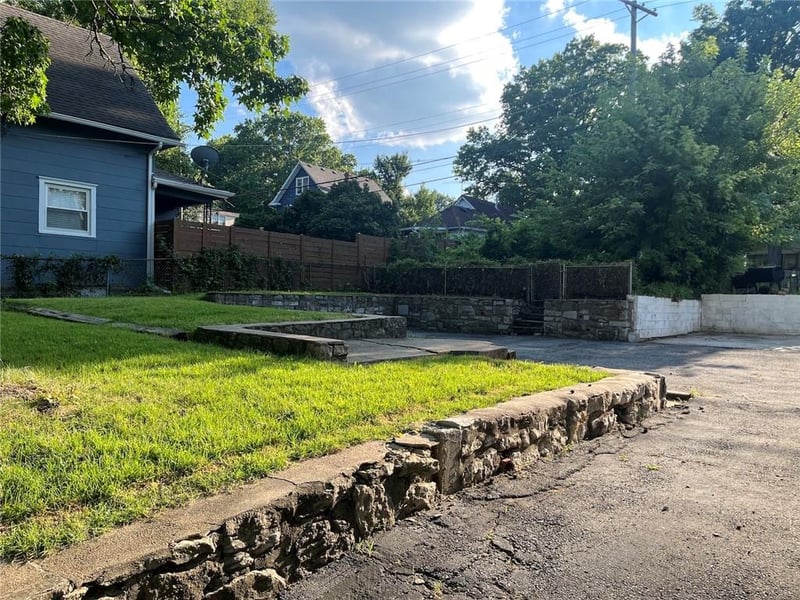 4514 Terrace St, Kansas City, MO 64111