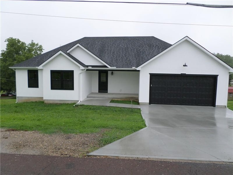 210 Park St, Troy, KS 66087