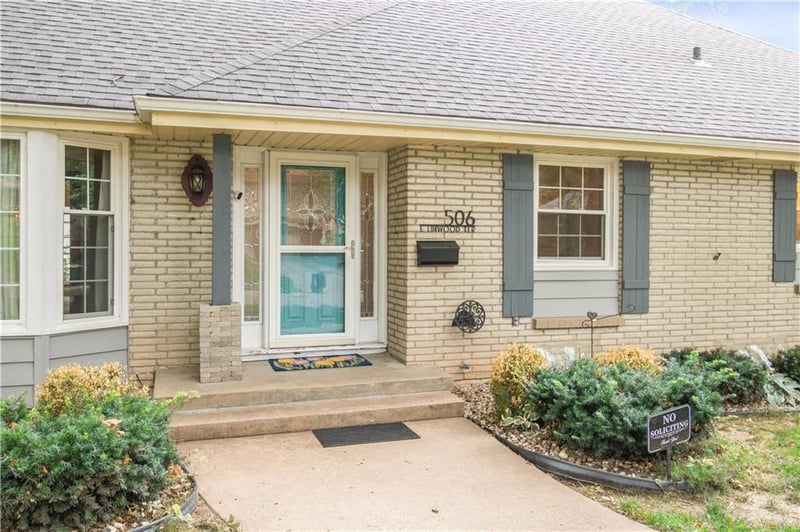 506 Linwood Ter, Independence, MO 64055