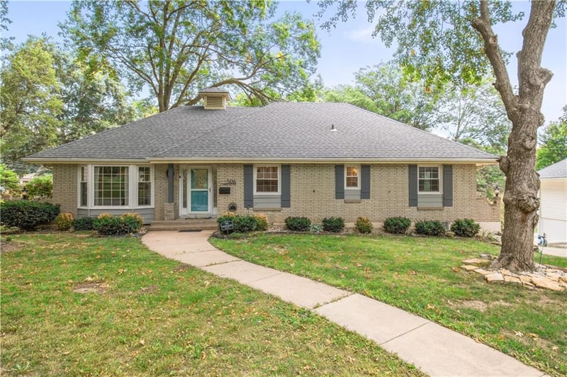 506 Linwood Ter, Independence, MO 64055