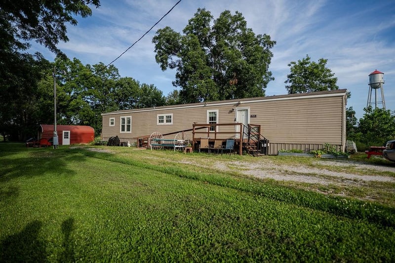 9243 1st St, Hume, MO 64752