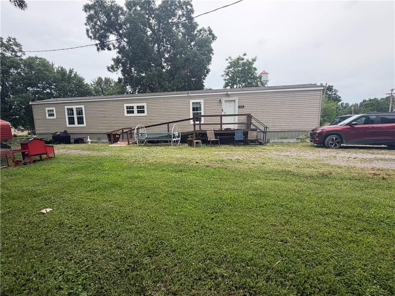 9243 1st St, Hume, MO 64752