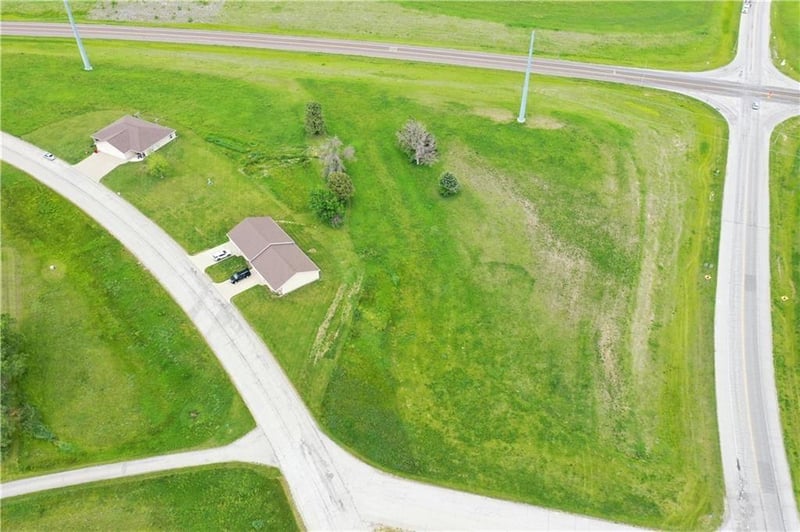 26992 Isadore St, Maryville, MO 64468
