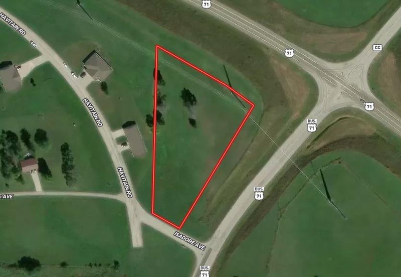 26992 Isadore St, Maryville, MO 64468