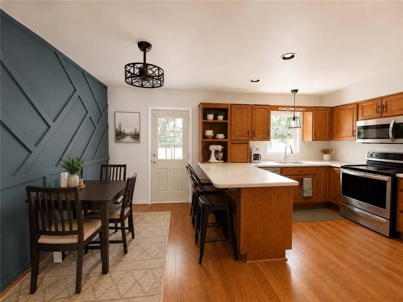 5109 Sterling Ave, Raytown, MO 64133