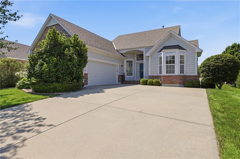 2722 Brentwood Dr, Independence, MO 64055