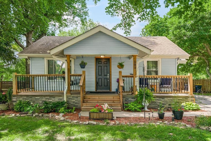 101 83rd St, Kansas City, MO 64118