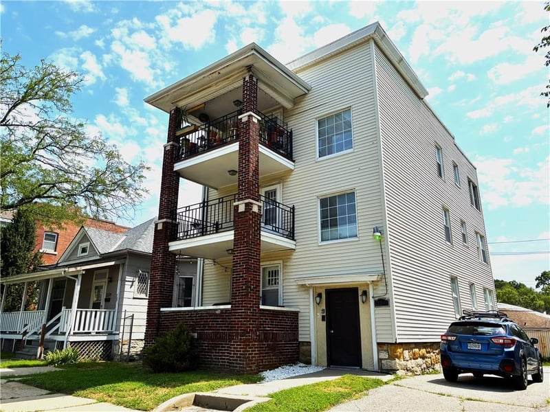 3241 Gillham Rd, Kansas City, MO 64109