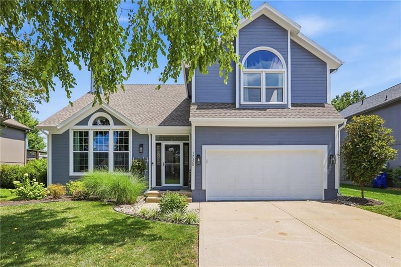 17320 156th Ter, Olathe, KS 66062
