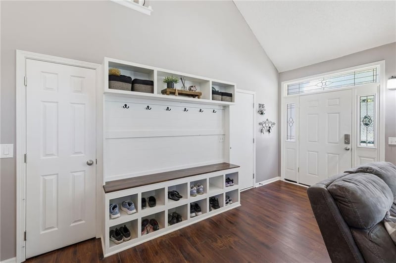 17320 156th Ter, Olathe, KS 66062